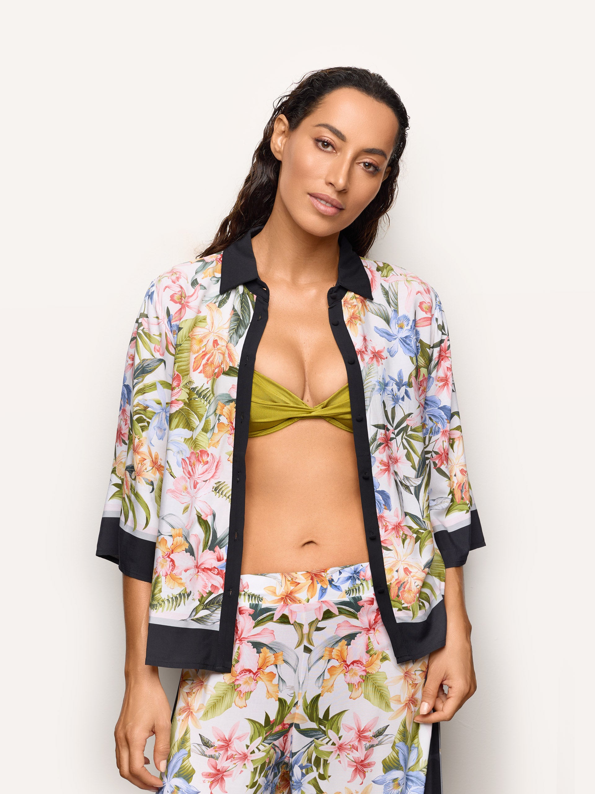 Tahiti Woman Tops