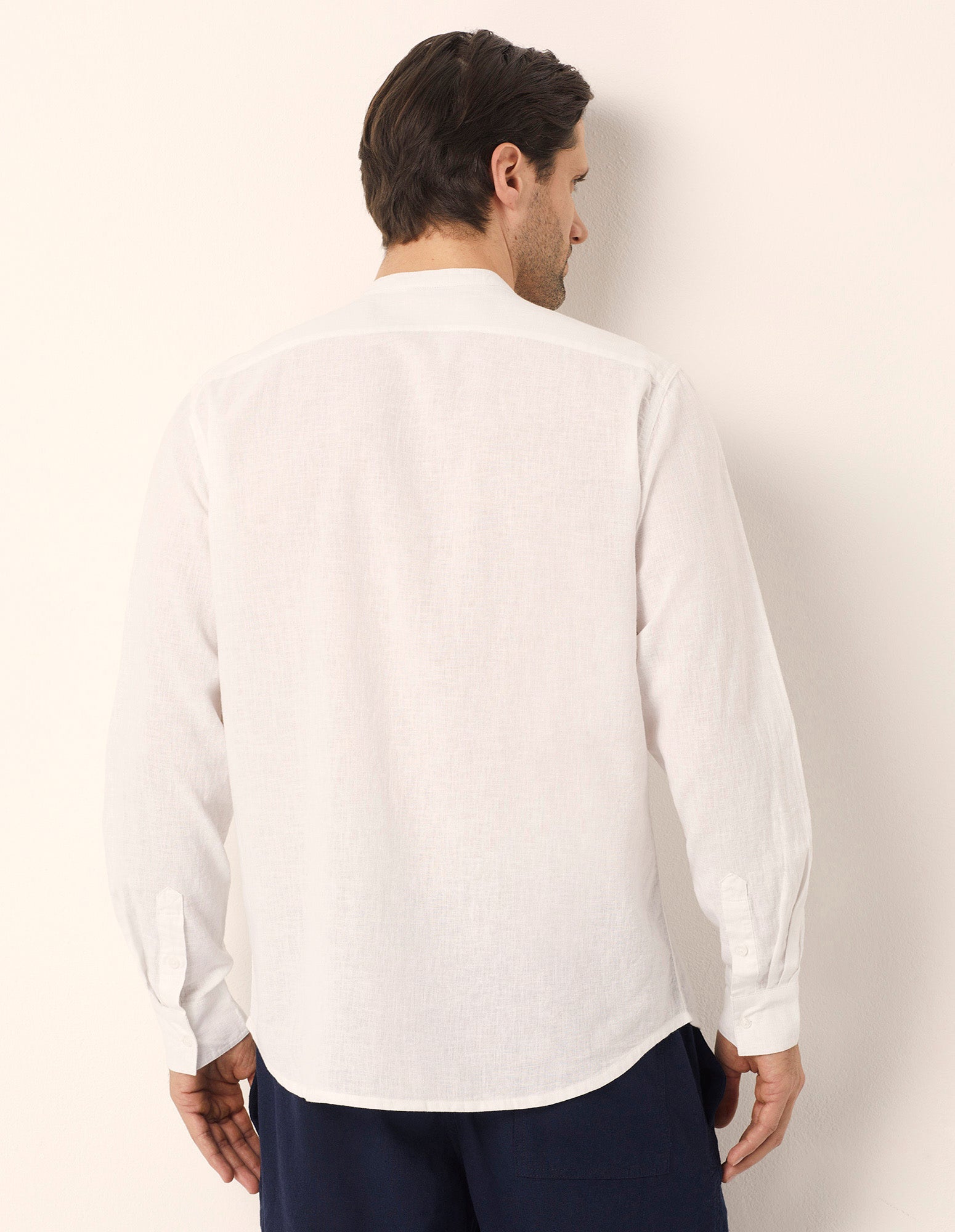 Cotton / Linen Man Tops