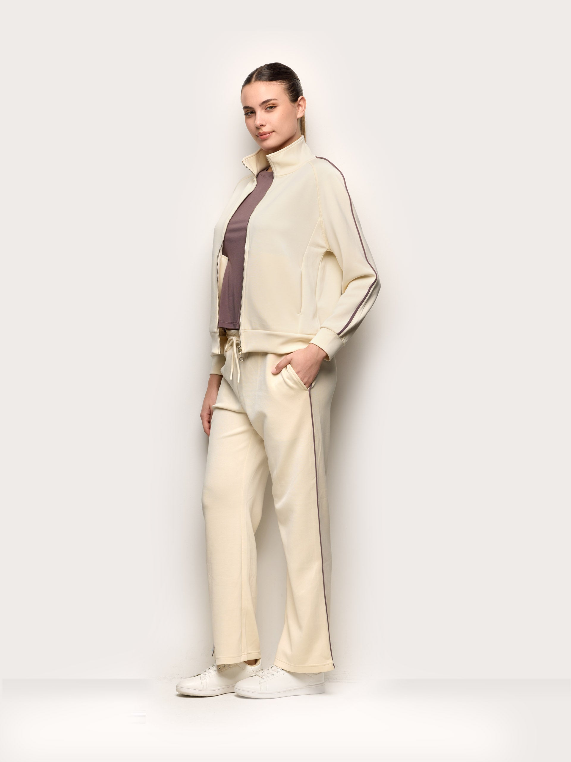 #COLOR_BEIGE