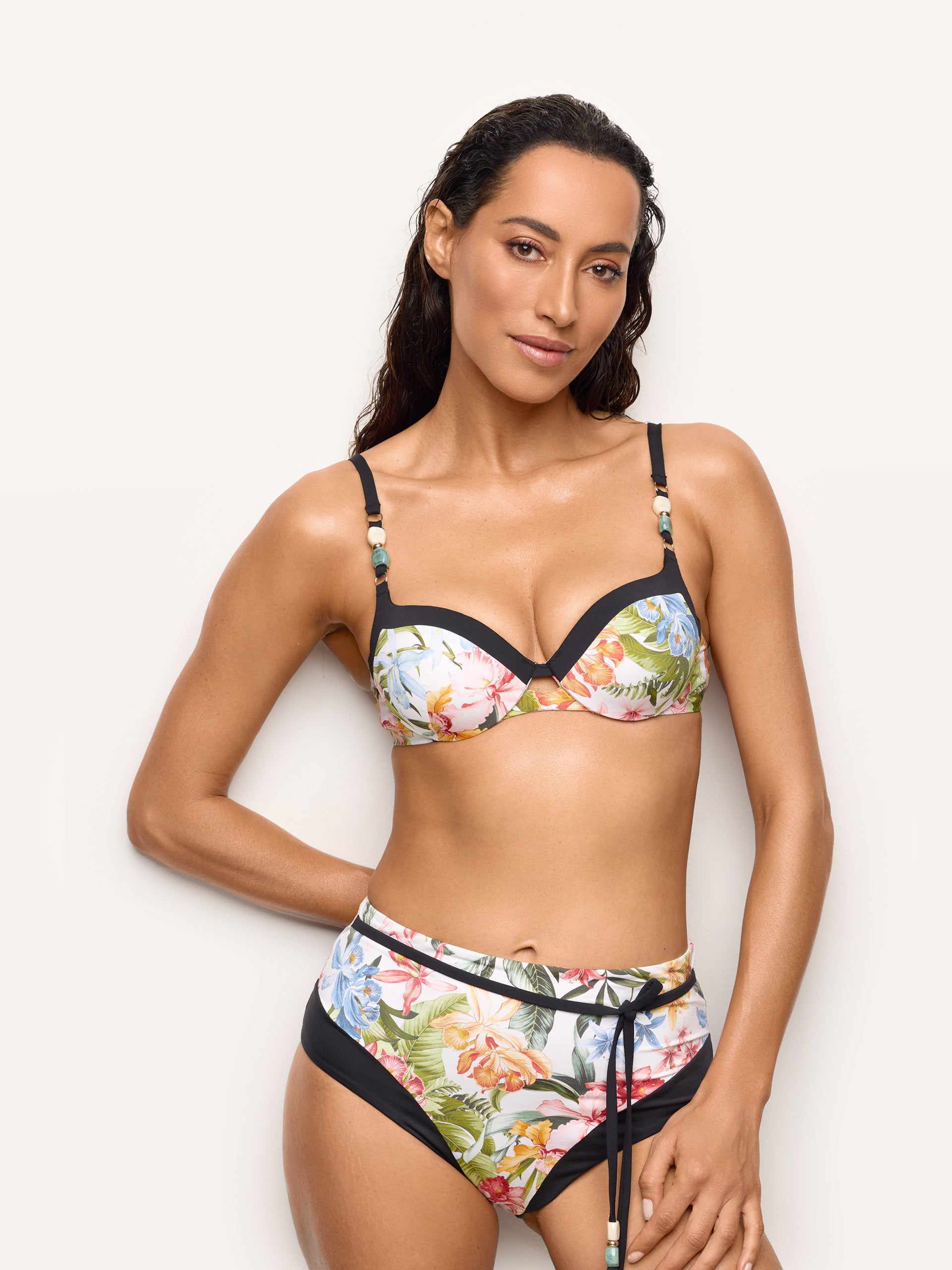 Tahiti Woman Balcony Bras