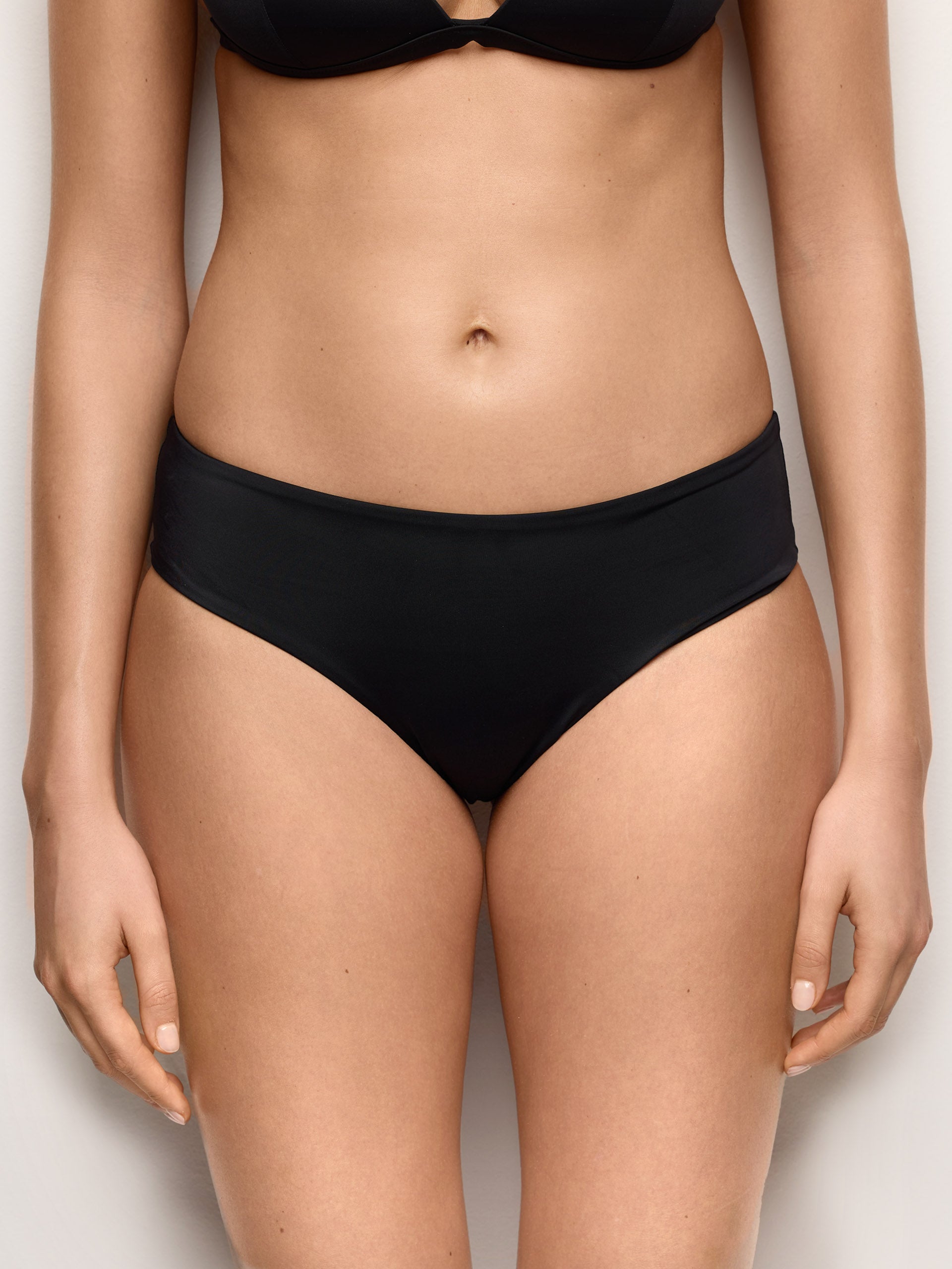 Essentials Woman Brazilian Briefs