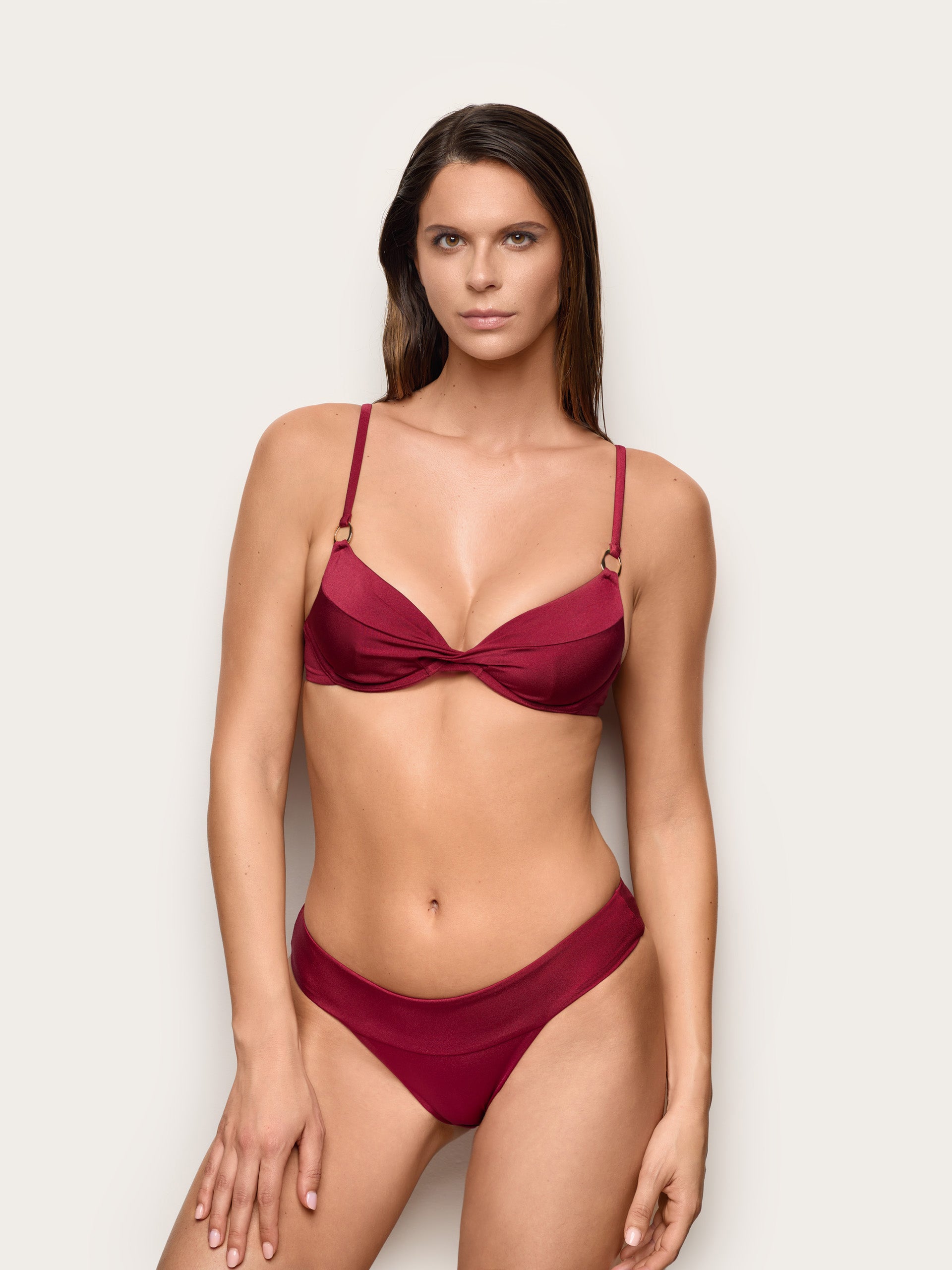 #Color_Bordeaux