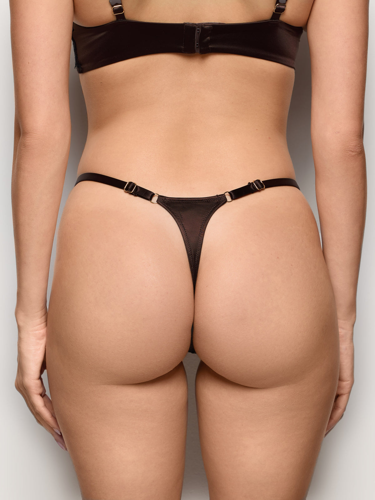 Wild Essence Woman Strings