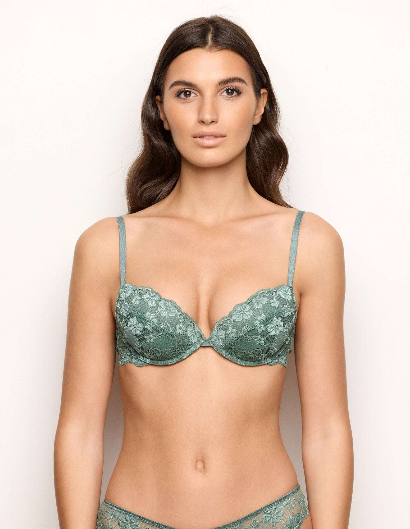 Primula Color Woman Push Up Bras