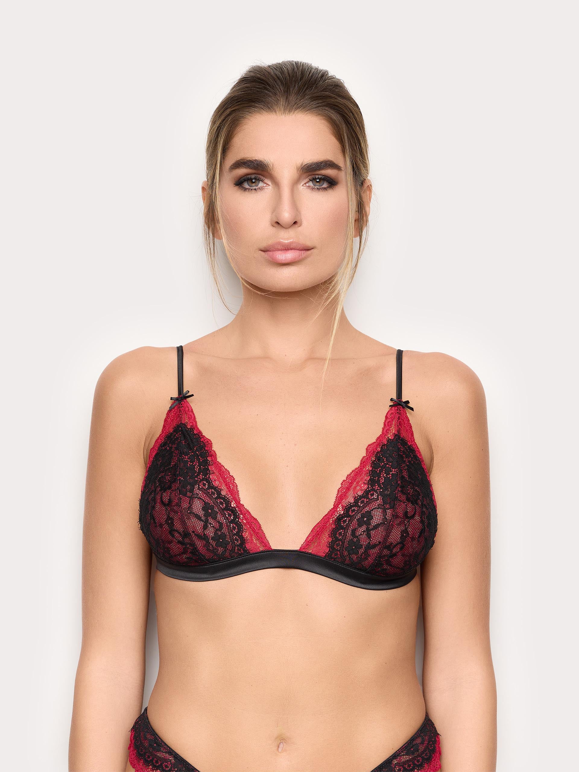 Romantic Triangle Bras LEAVERS LACE Woman