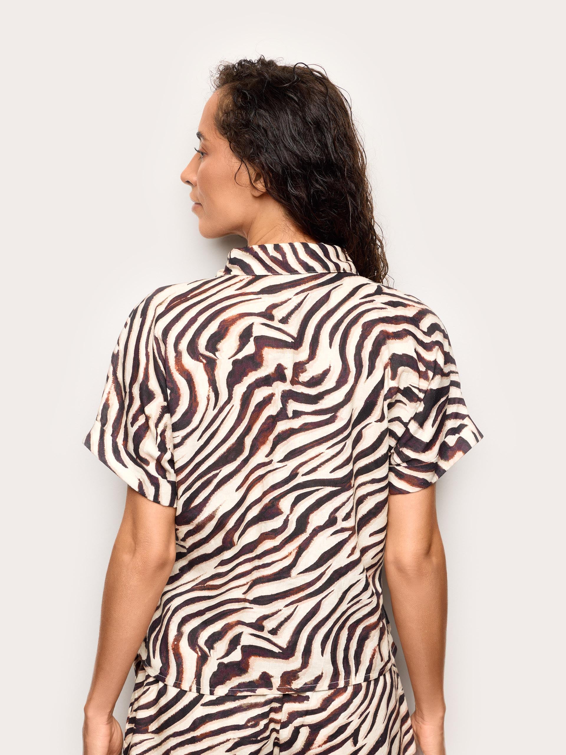 Zelia Woman Tops