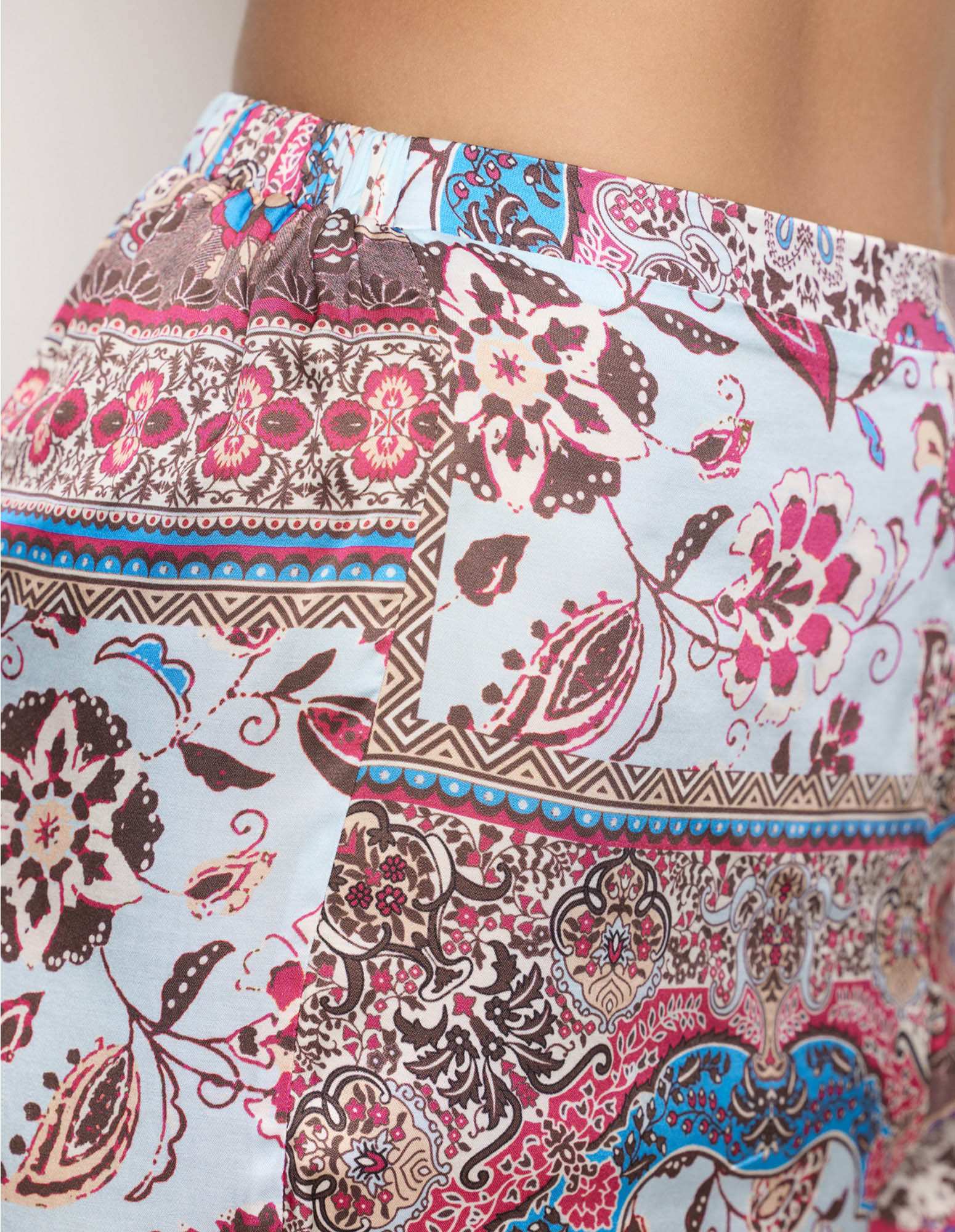 Neverending Summer Woman Shorts