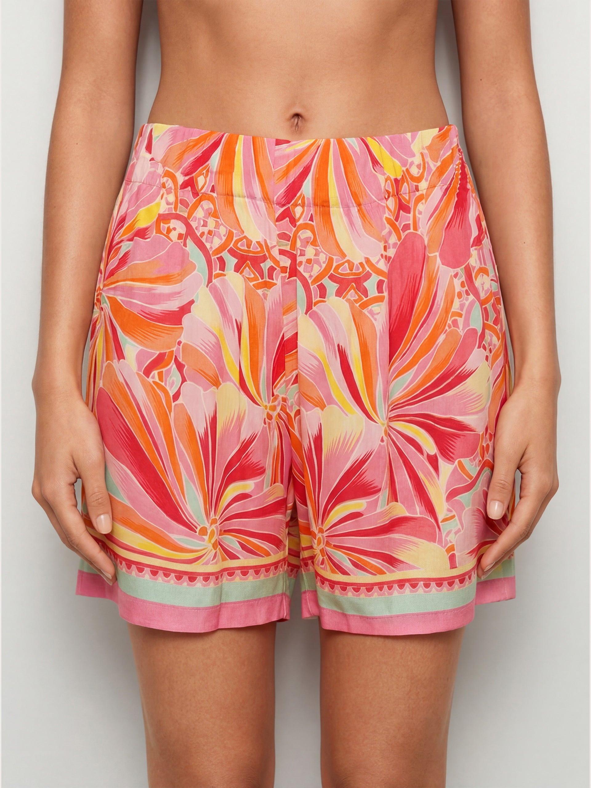Hadria Woman Shorts