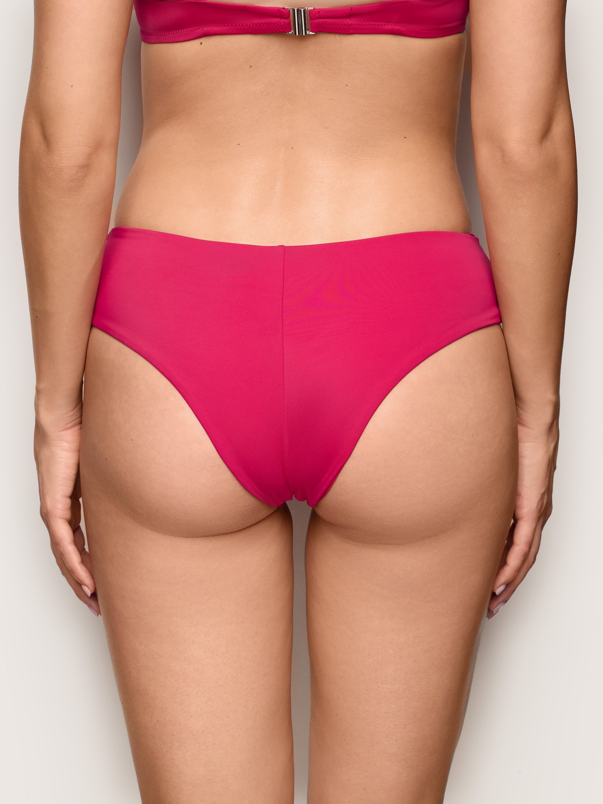 Essentials Woman Brazilian Briefs