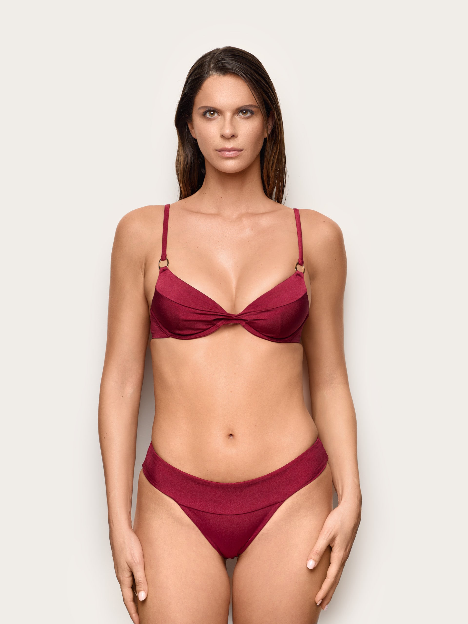 #Color_Bordeaux