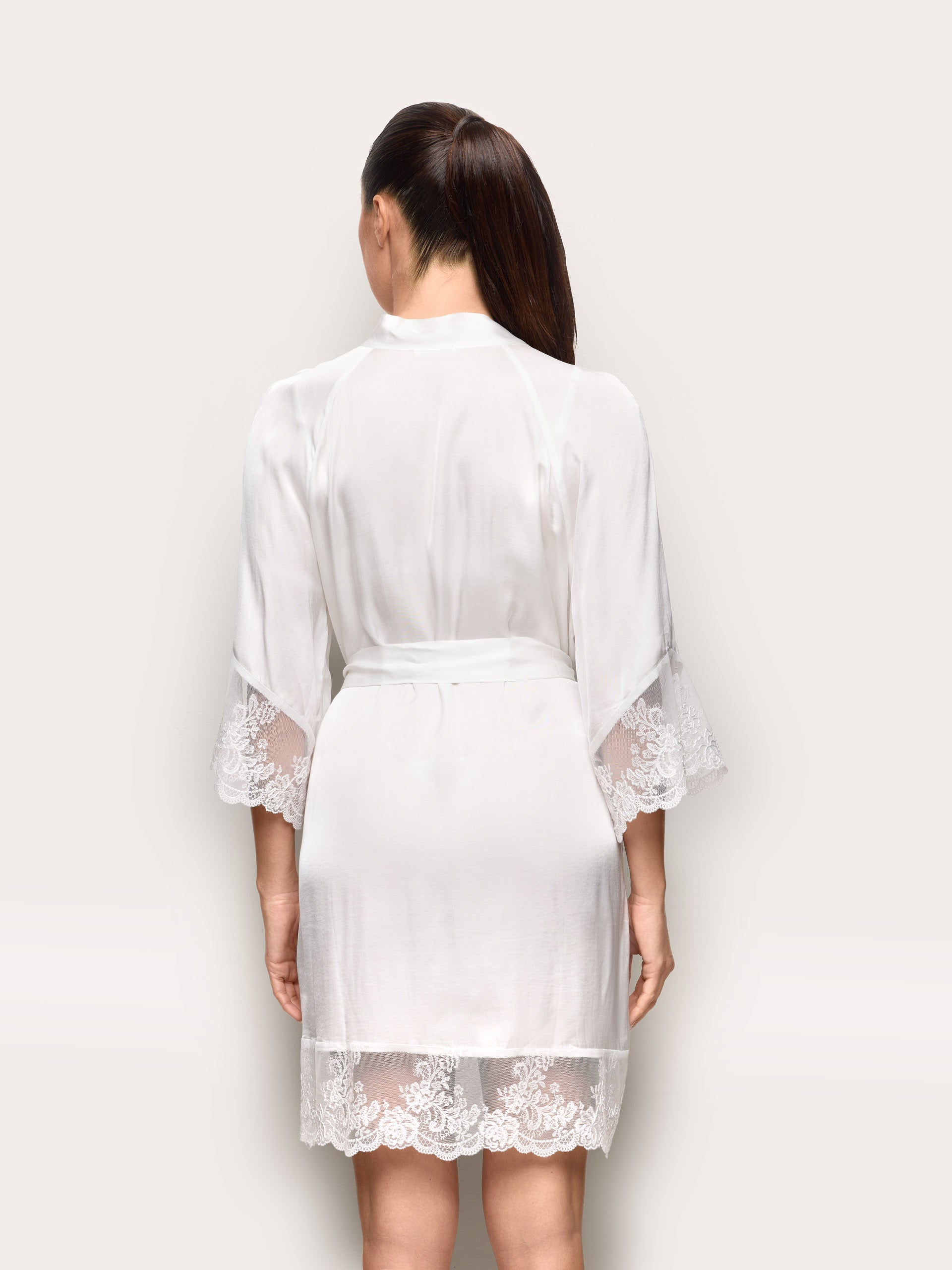 Dreamy Woman Kimonos